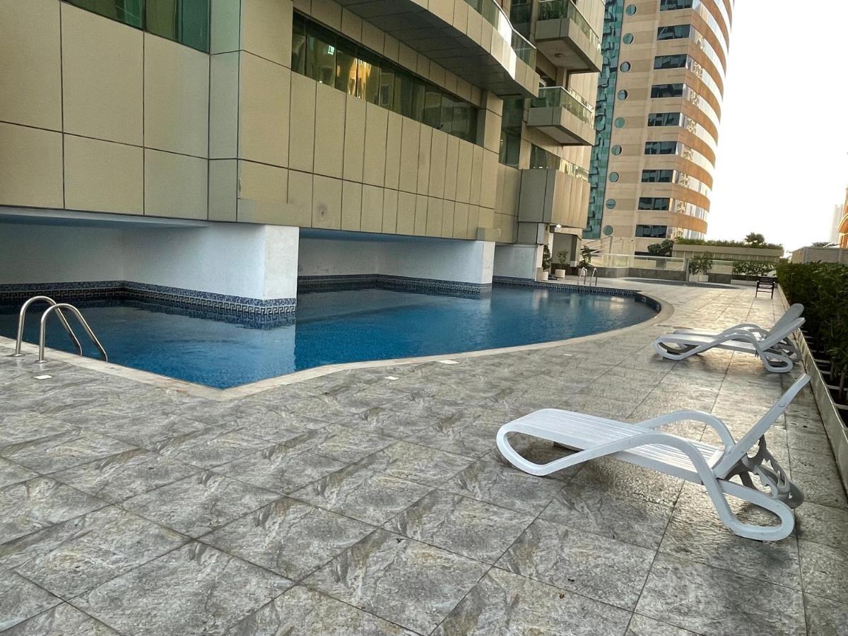 Sea View 1br - Marina Pinnacle Apartment *