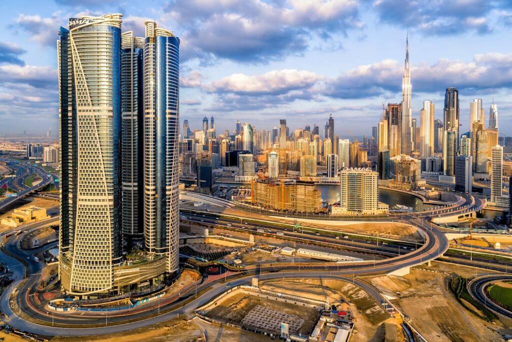 Damac Towers By Paramount & Apartamento Dubái