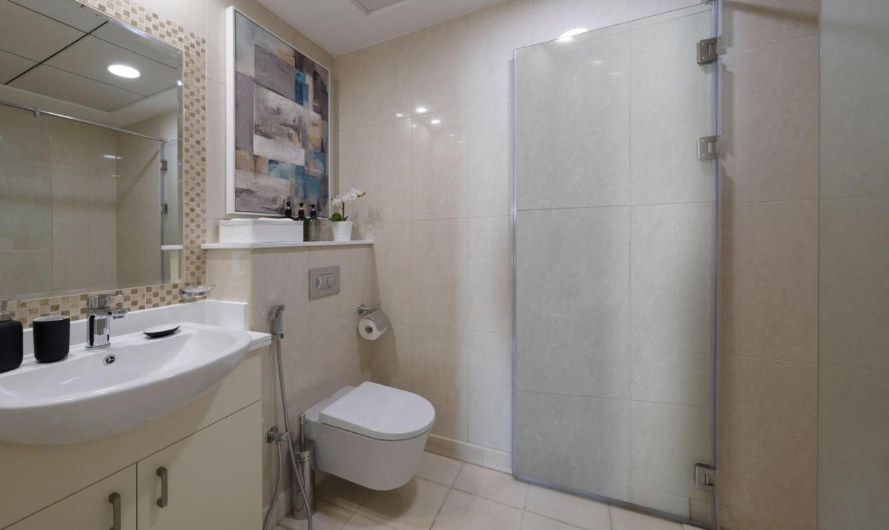 Ultimate / 4 Beds / Private / The Palm / Beachfront / Upgraded / Full Palm, Marina Skyline, Ain View *