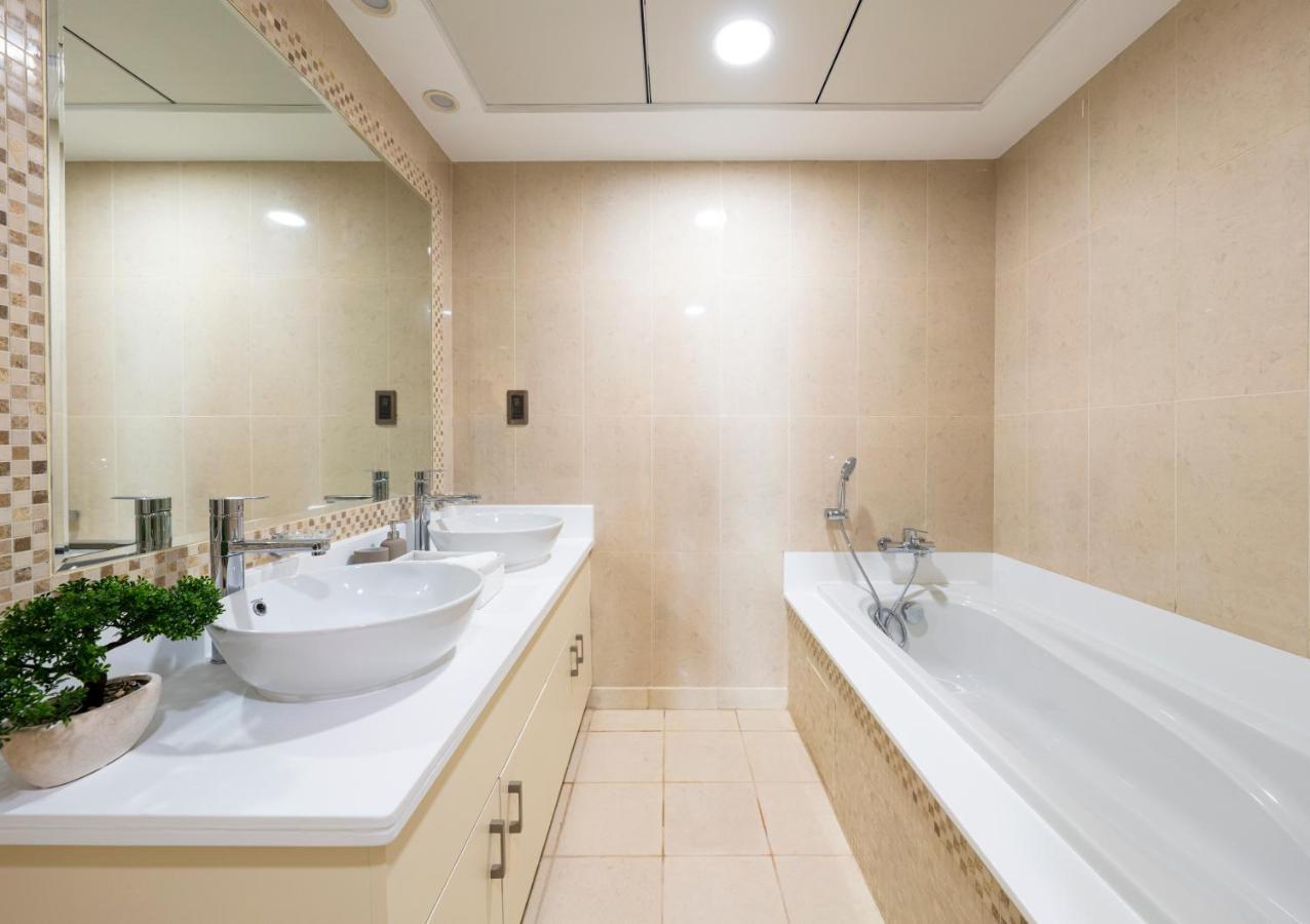 Ultimate / 4 Beds / Private / The Palm / Beachfront / Upgraded / Full Palm, Marina Skyline, Ain View * Dubai