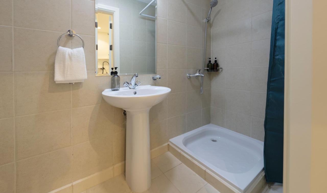 Ultimate / 4 Beds / Private / The Palm / Beachfront / Upgraded / Full Palm, Marina Skyline, Ain View Apartment Dubai
