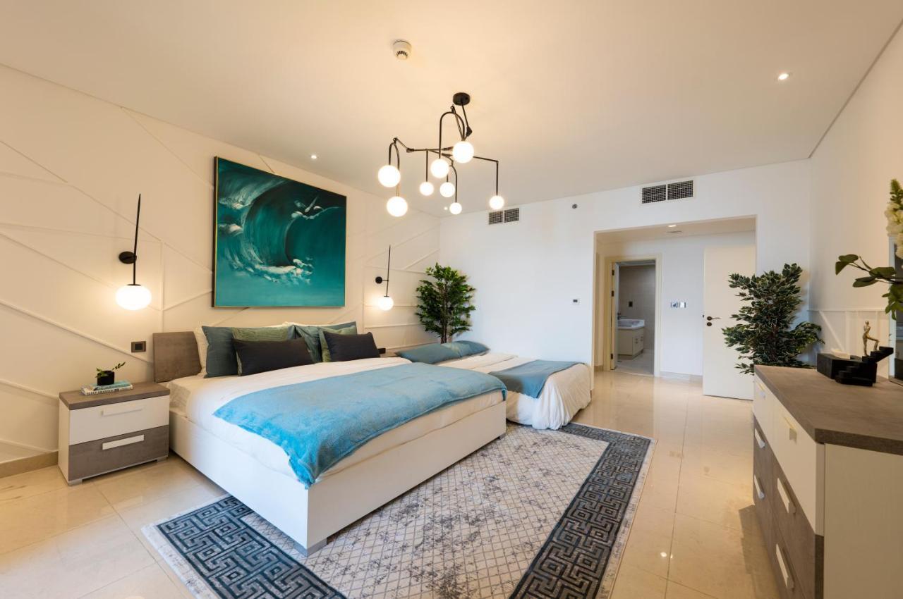 Ultimate / 4 Beds / Private / The Palm / Beachfront / Upgraded / Full Palm, Marina Skyline, Ain View Apartment