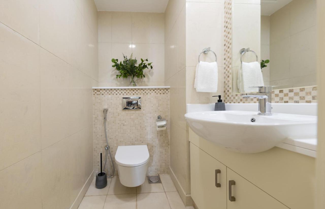 Ultimate / 4 Beds / Private / The Palm / Beachfront / Upgraded / Full Palm, Marina Skyline, Ain View Dubai