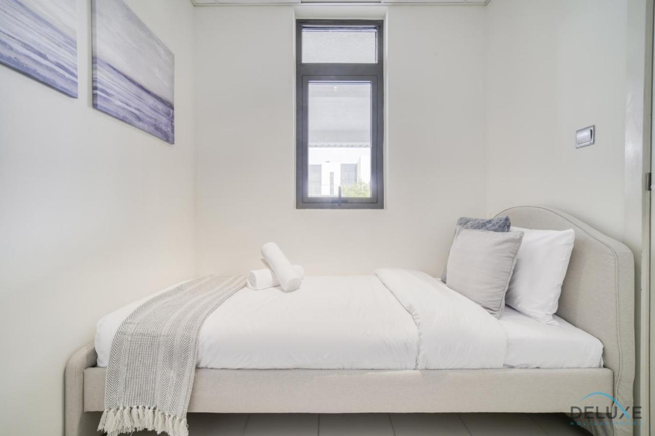 Flawless 3br Townhouse With Assistant's At Damac Hills 2 By Deluxe Homes Appartement Dubaï