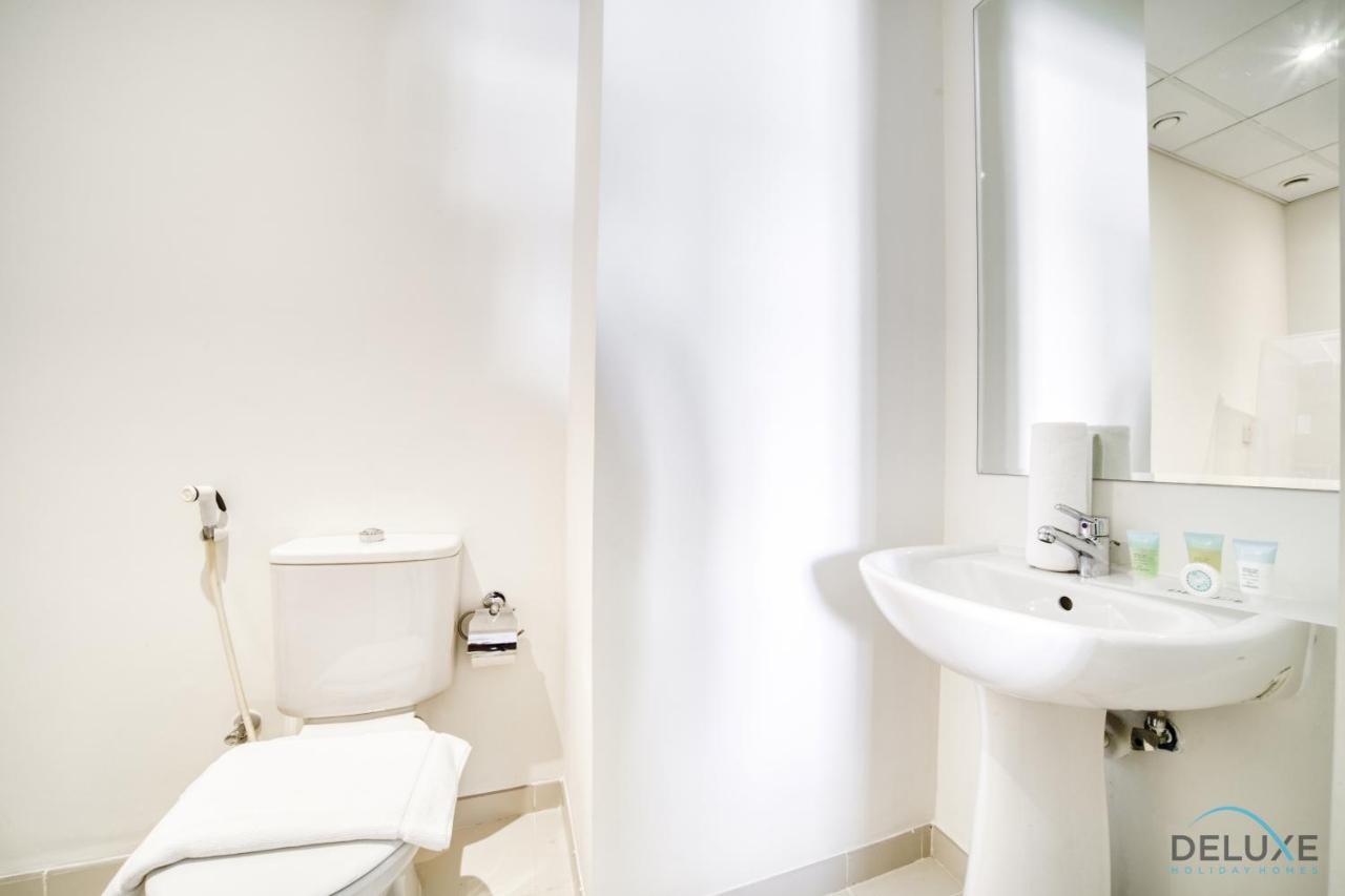 Flawless 3br Townhouse With Assistant's At Damac Hills 2 By Deluxe Homes Appartement Dubaï