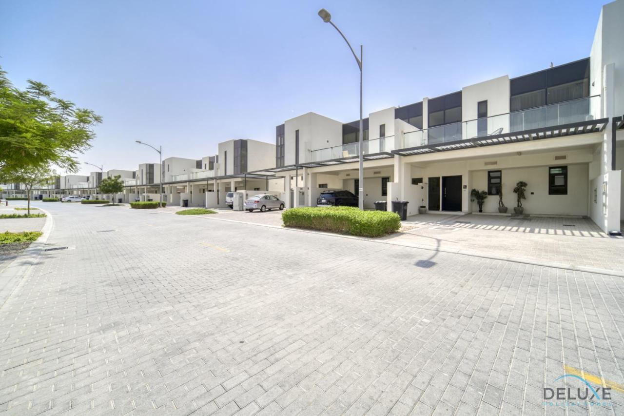 Flawless 3br Townhouse With Assistant's At Damac Hills 2 By Deluxe Homes * Dubaï