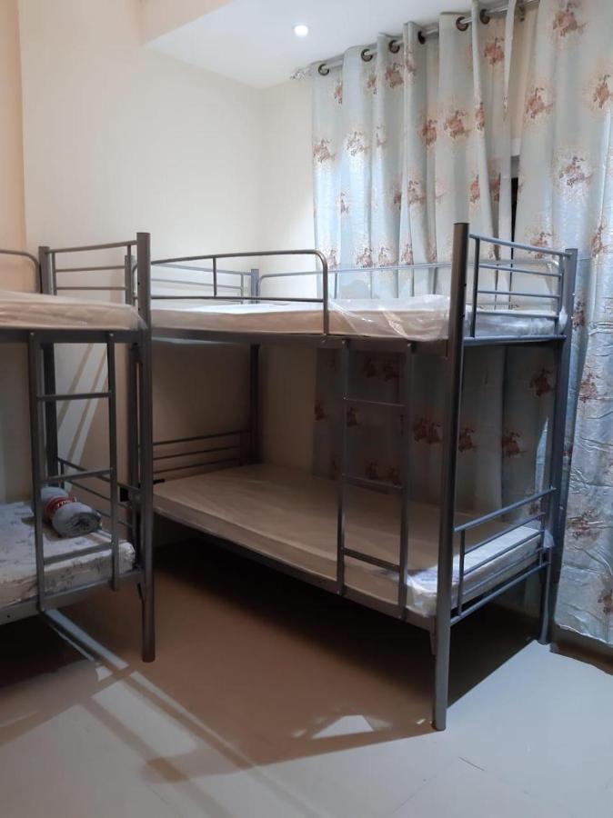 Hostal Decent 2 Boys Hostel Near Burjuman Metro Station Dubái