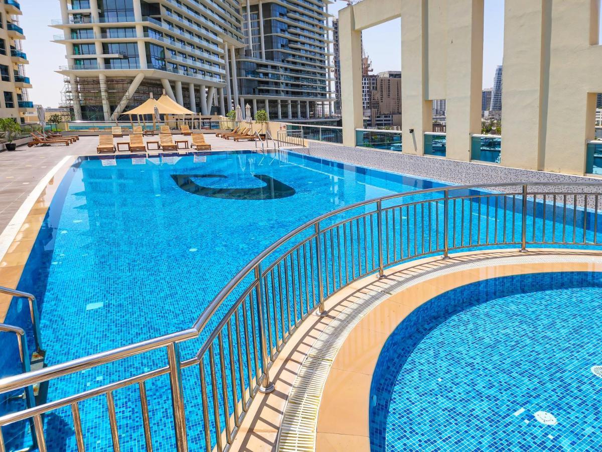 Daniels 1br Business Bay Partial Burj Khalifa View Lejlighed