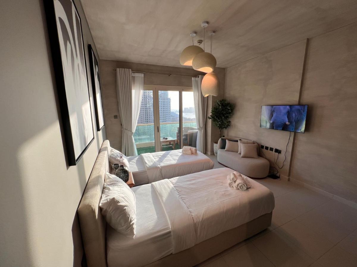 Lovely Eye & Sea View, 3 Mints To Dubai