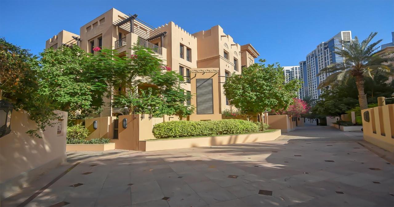 Apartamento Brachium, Spacious Modern Downtown, Fast Wifi Dubái