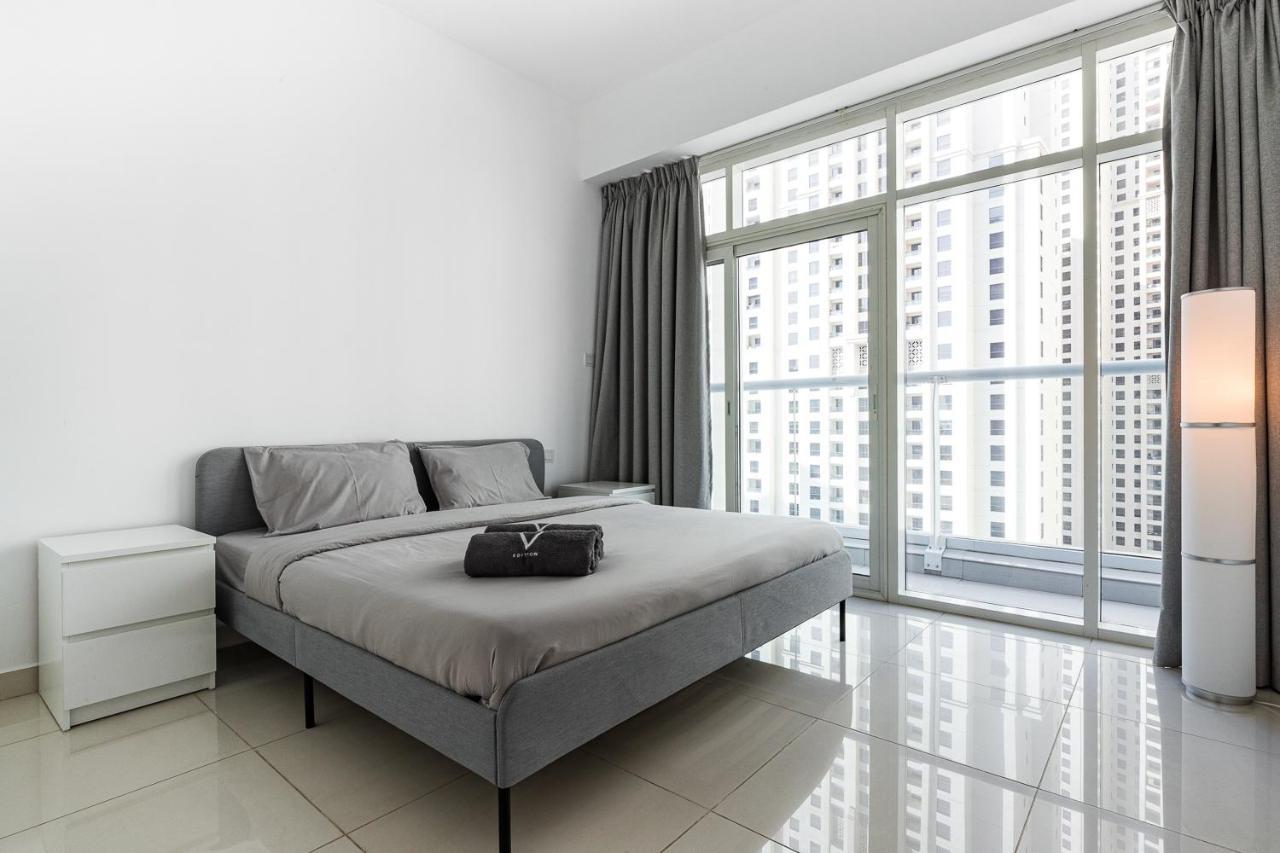 V Edition - Tranquil Retreat With Terrace And Epic Marina View