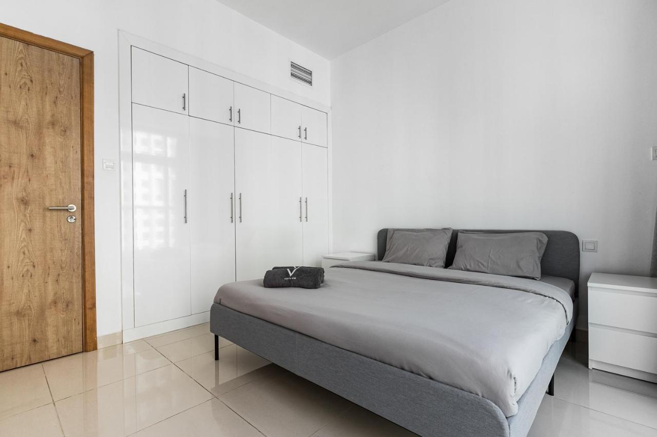 V Edition - Tranquil Retreat With Terrace And Epic Marina View * Dubai