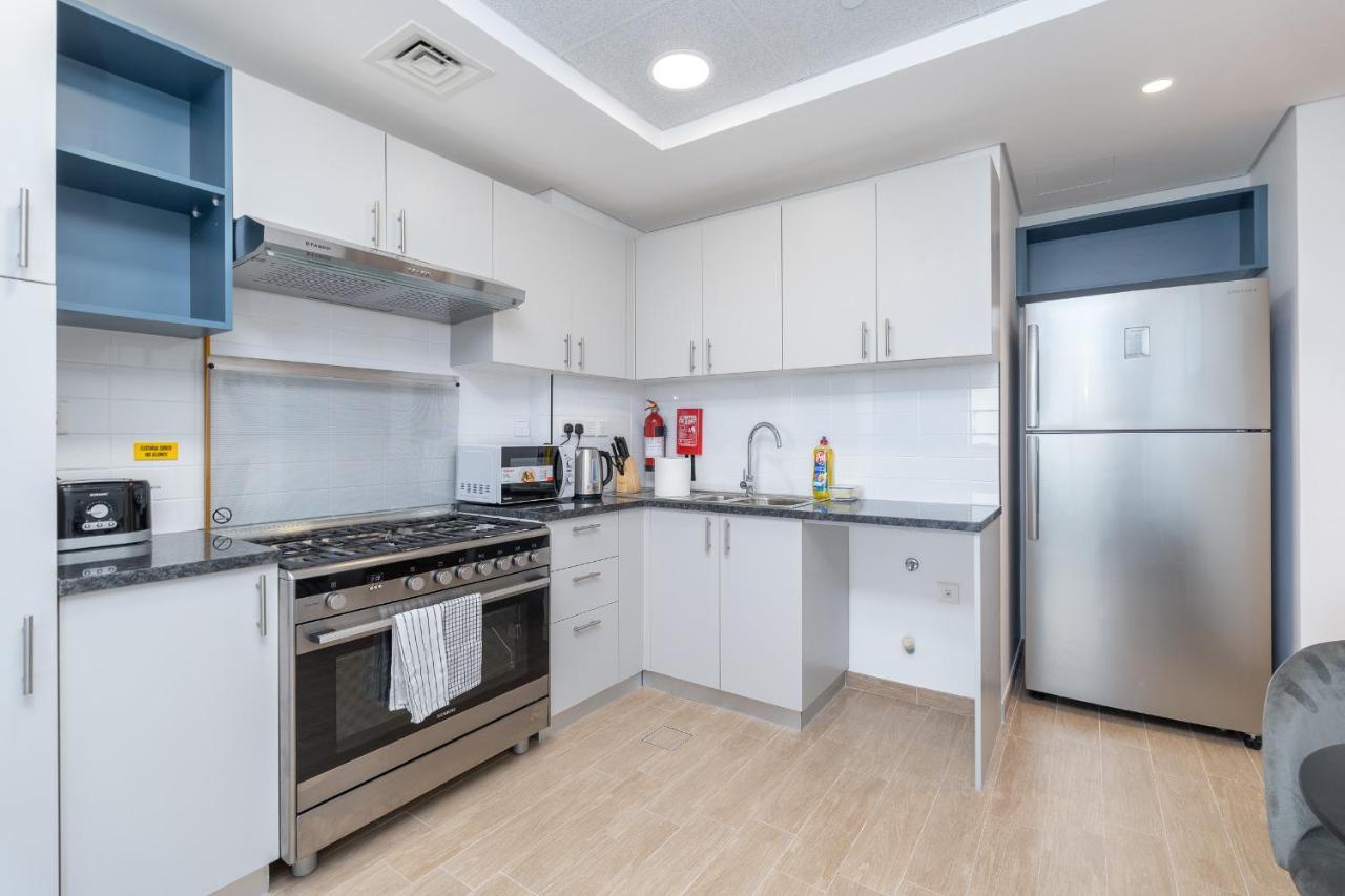 Trinity Homes - Luxury 2br With Modern Amenities, Near To Energy Metro Station Appartement