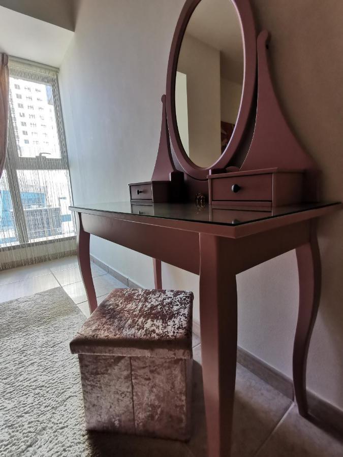Serenity 3br Palm View In Marina Apartamento