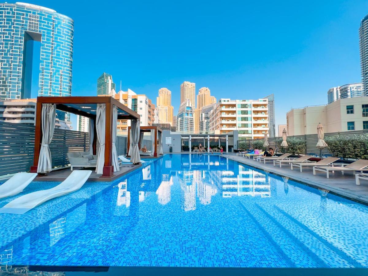 Fam Living - Marina Marvel - With Breathtaking Views In One Tower Dubai