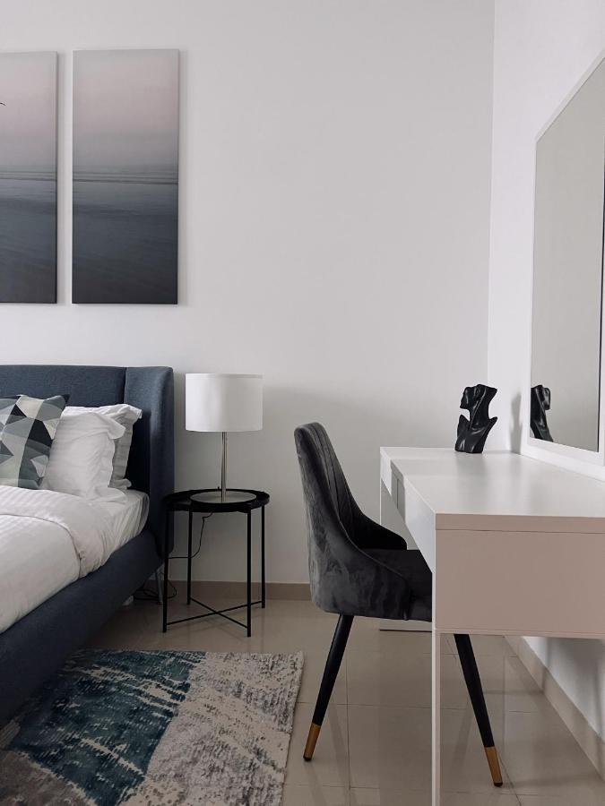 Stylish 2 Bdr In Marina & Beach Access Available Appartement Dubai