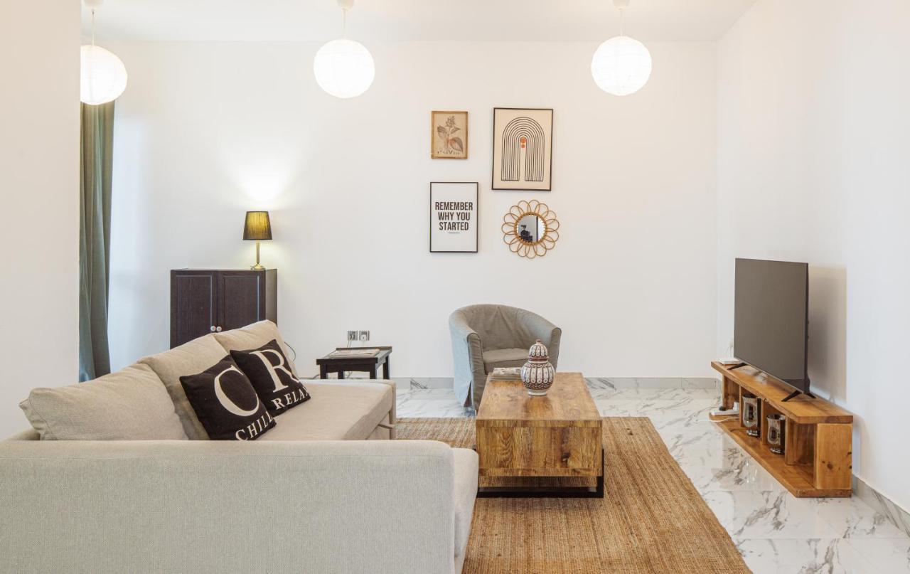 3 Bedroom In The Heart Of Marina Apartamento Dubái