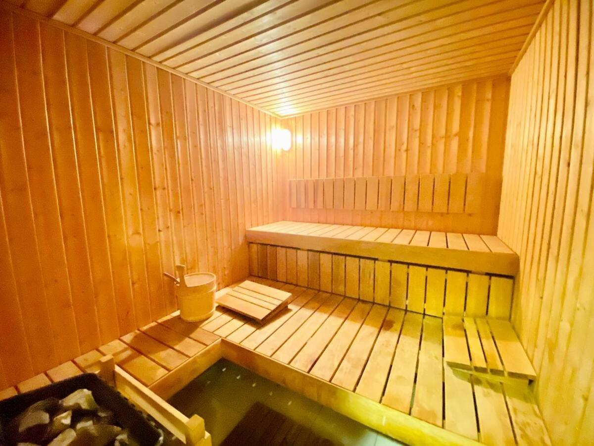 Upscale Full View In Goldcrest View Tower Apartamento Dubái