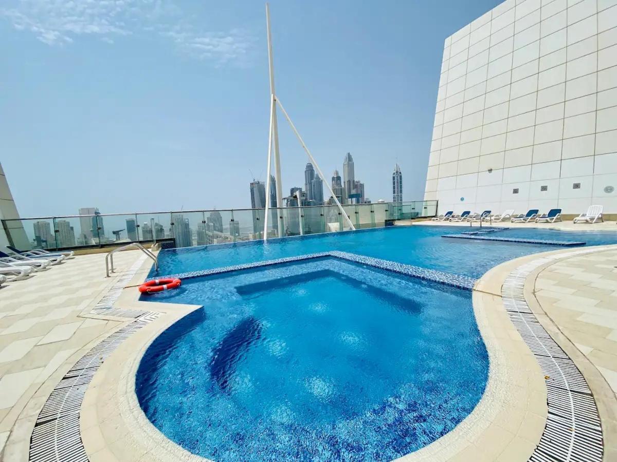 Upscale Full View In Goldcrest View Tower Dubái