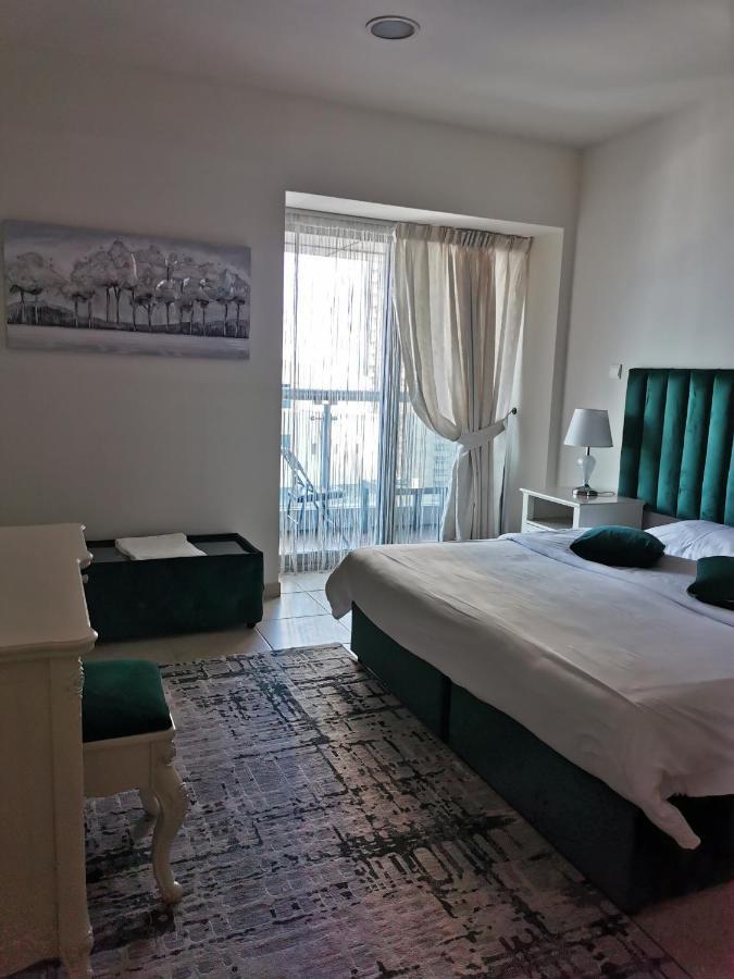 Apartamento Serenity 3br Palm View In Marina *