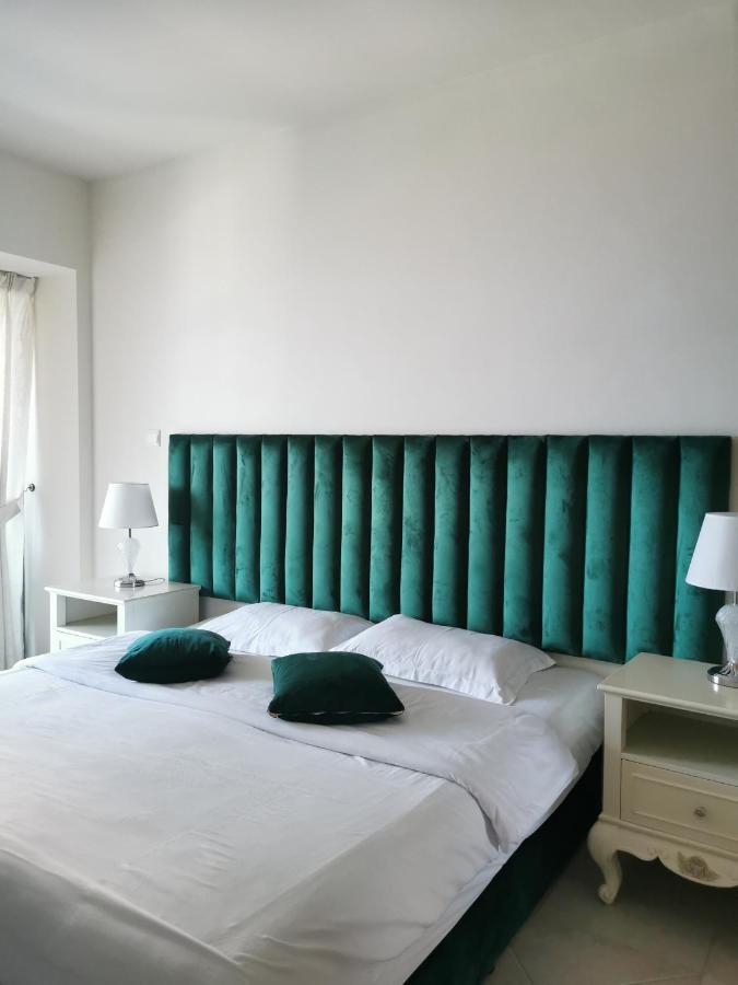 Serenity 3br Palm View In Marina Apartamento