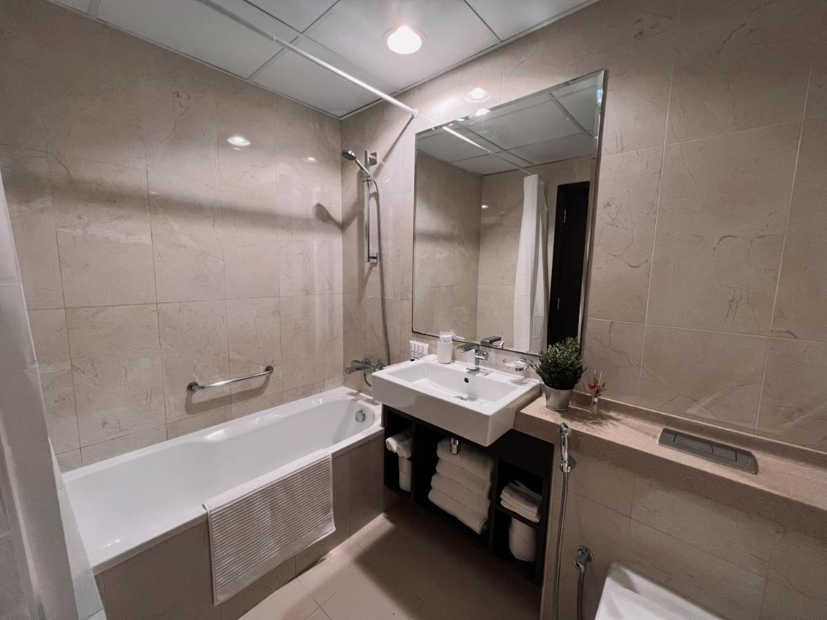 Stylish 2 Bdr In Marina & Beach Access Available Appartement