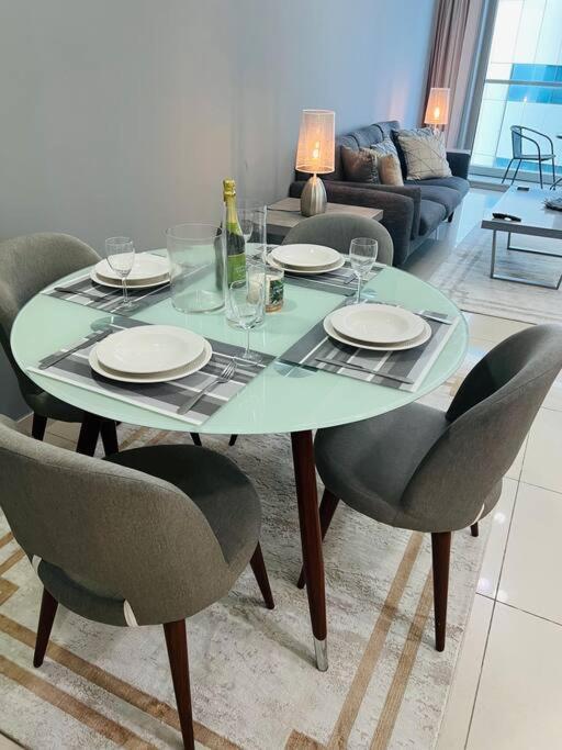 Ocean Heights - Spacious 1 Bedroom With Sea View & Free Parking