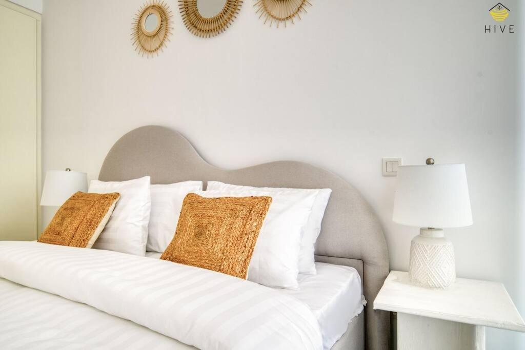 Beautiful 2 Bedroom In J8 *