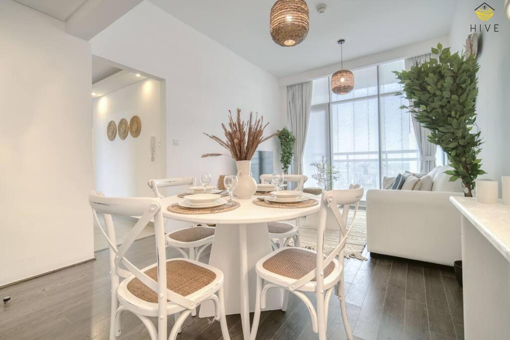 Beautiful 2 Bedroom In J8