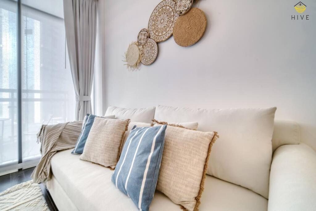 Beautiful 2 Bedroom In J8 *