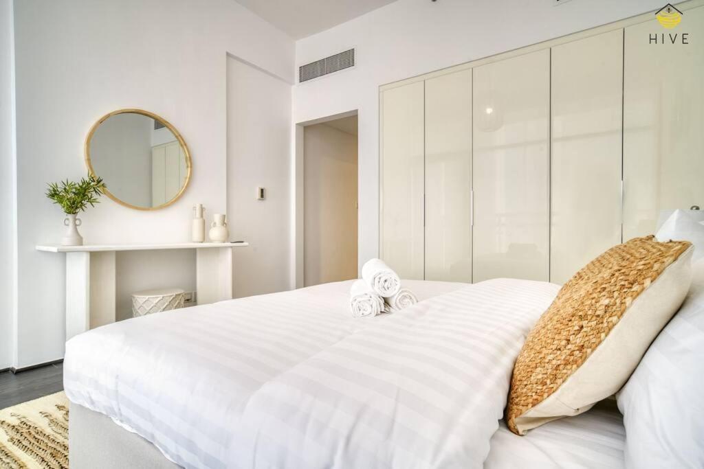 Beautiful 2 Bedroom In J8 Dubaï