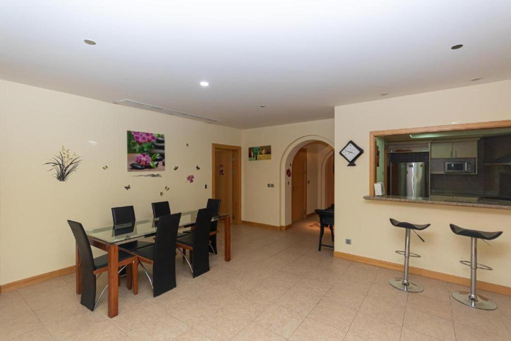 Spacious 3 Bed - Palm Jumeirah Apartment Dubai
