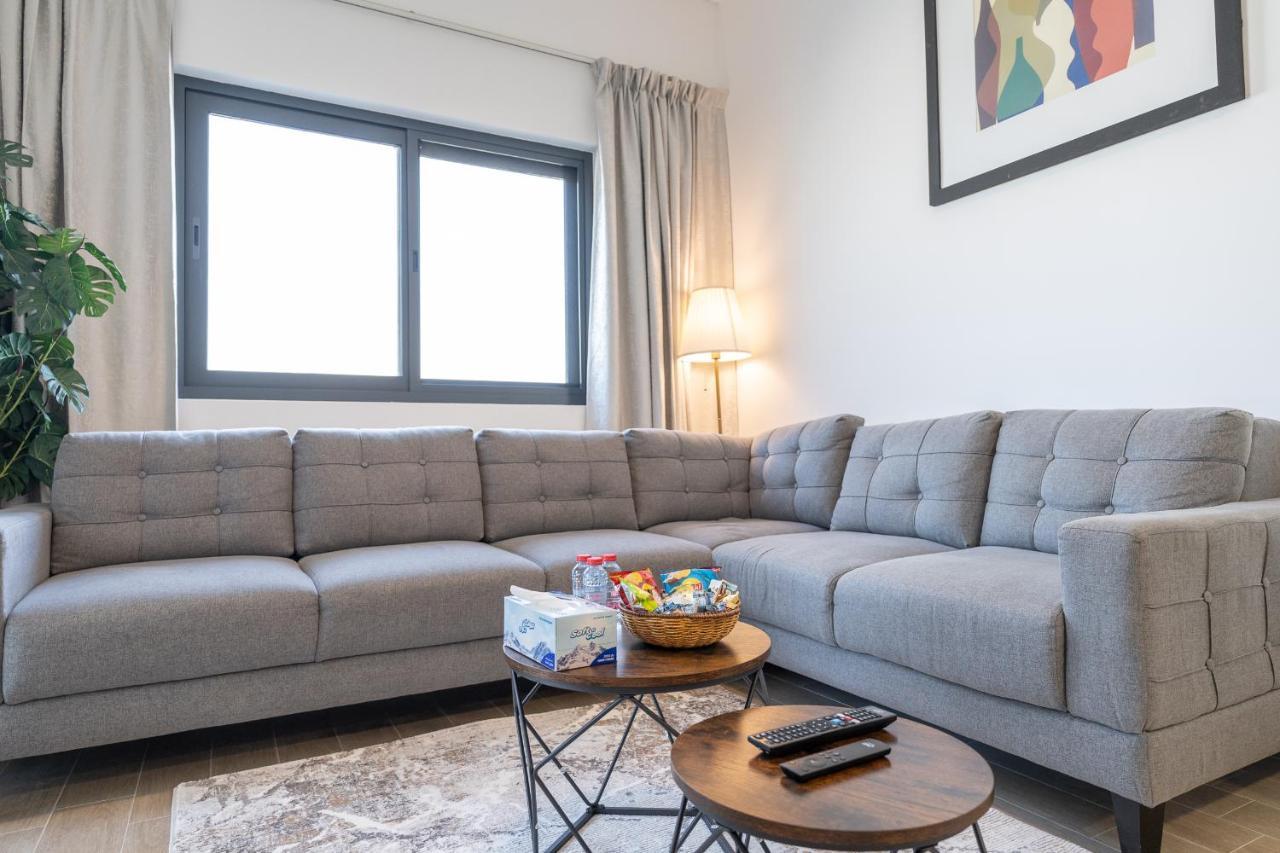 Trinity Homes - Luxury 2br With Modern Amenities, Near To Energy Metro Station Appartement *