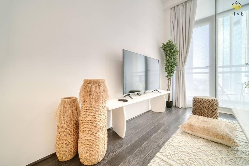 Beautiful 2 Bedroom In J8 Dubaï