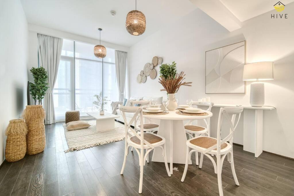 Beautiful 2 Bedroom In J8 Appartement Dubaï