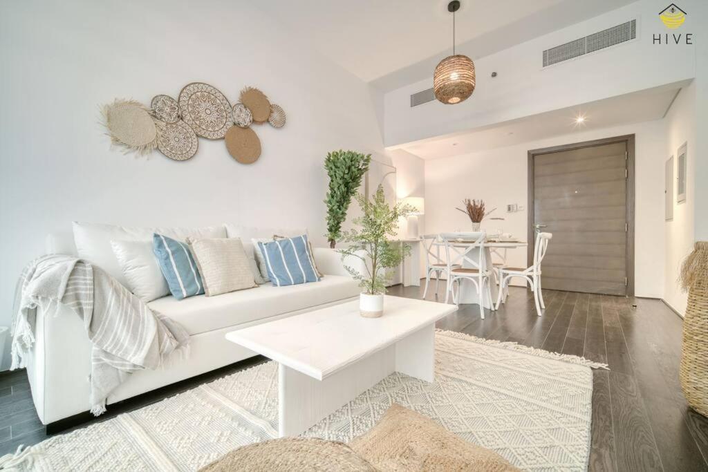 Beautiful 2 Bedroom In J8 Appartement Dubaï