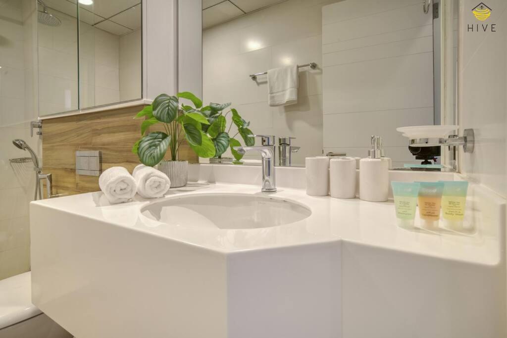 Appartement Beautiful 2 Bedroom In J8 Dubaï