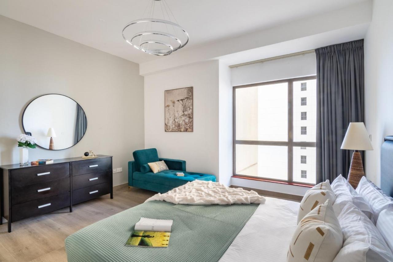 The Smart Concierge - Amwaj 4