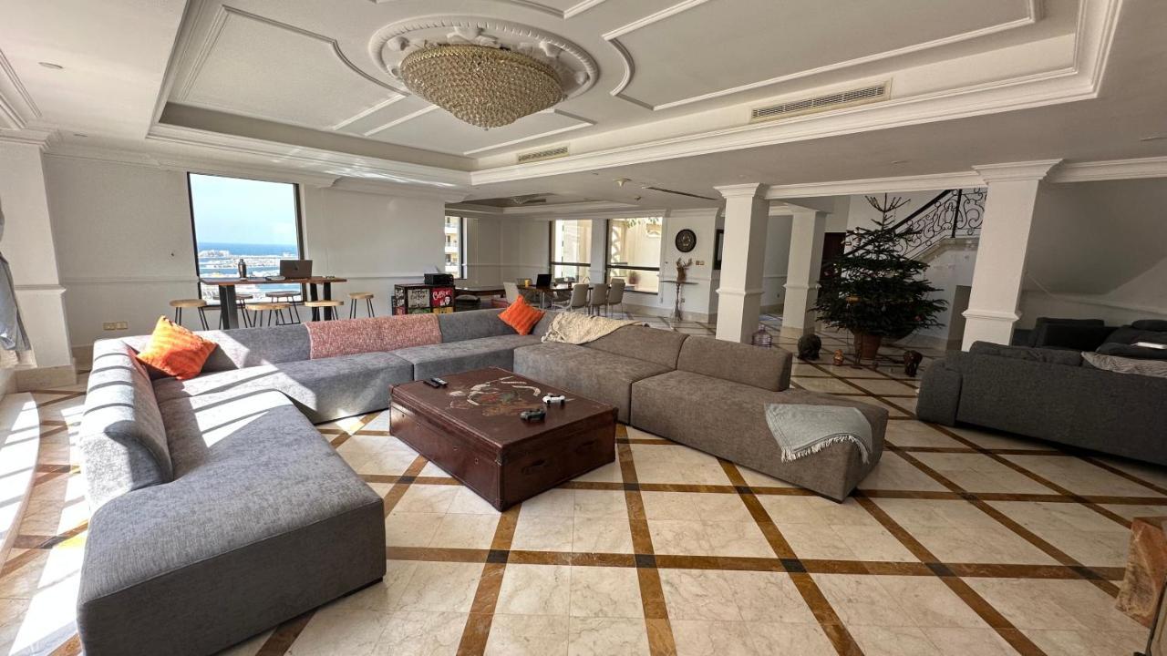 Neyar Beach Vibes - The Penthouse Ostello *