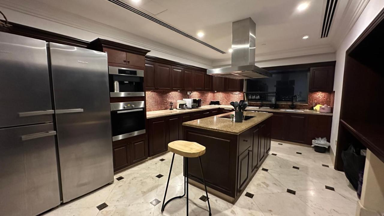 Neyar Beach Vibes - The Penthouse Ostello *
