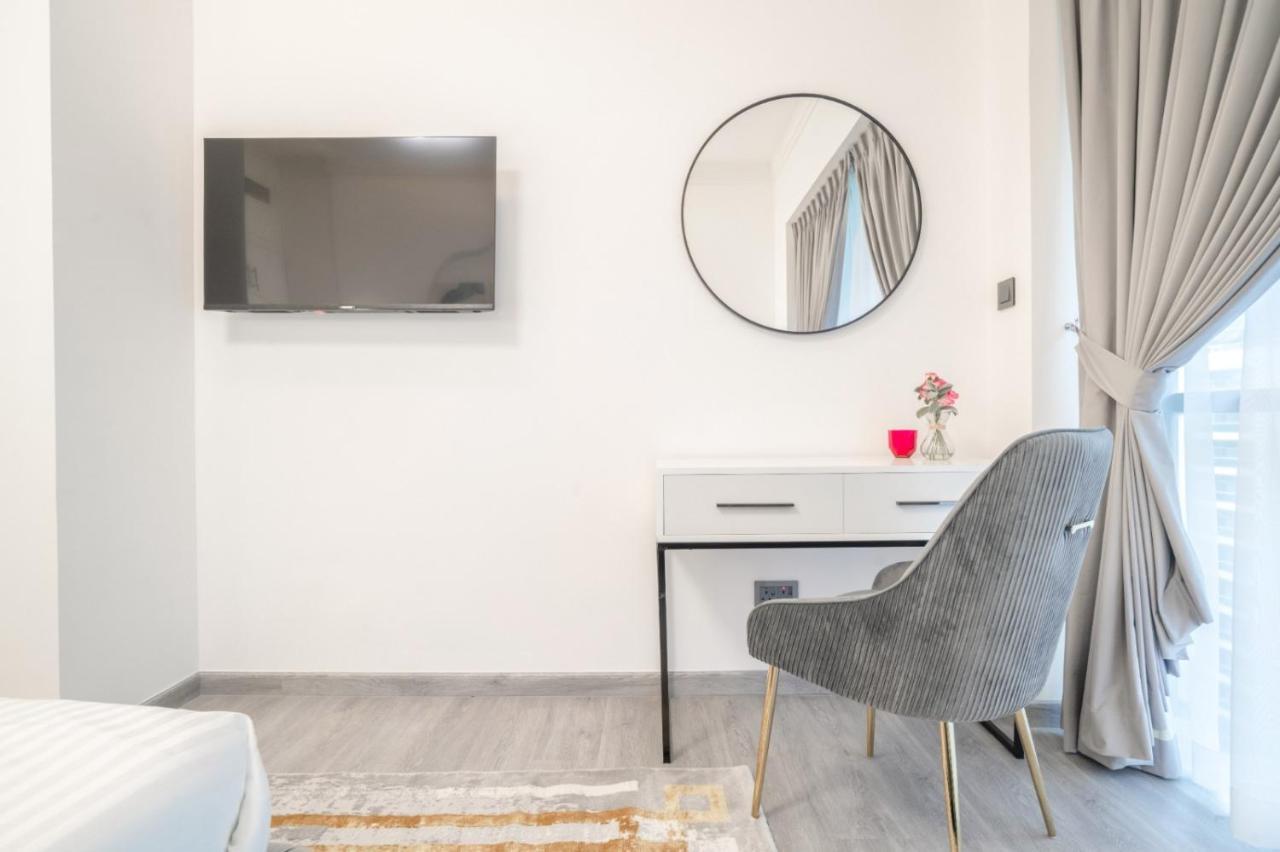 Luxury 5 Mins From The Palm Apartament
