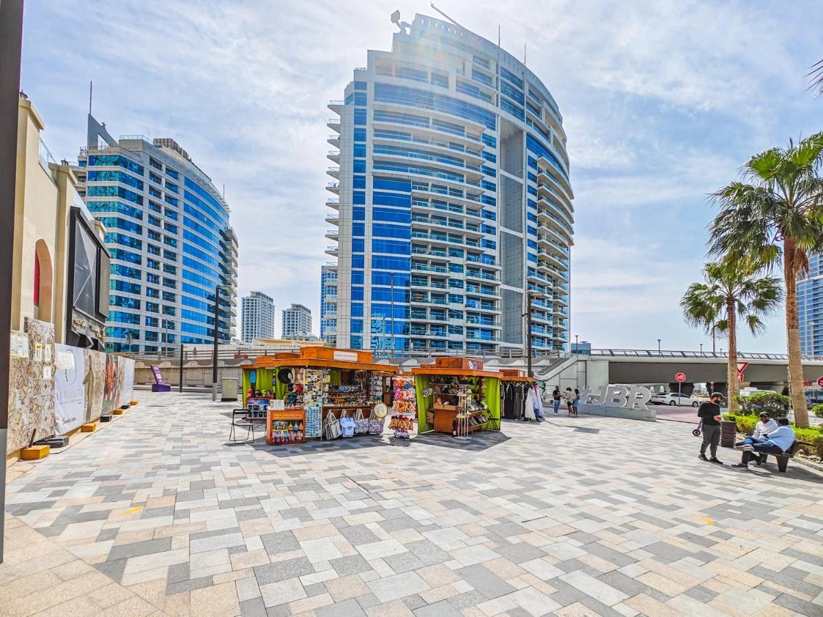 Beautifully Furnished 1br-dubai Eye View And Private Beach Access Dubaï