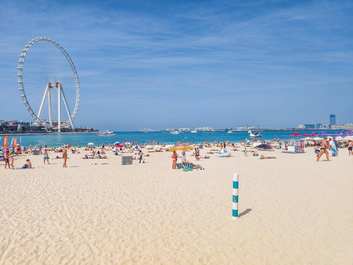 Beautifully Furnished 1br-dubai Eye View And Private Beach Access