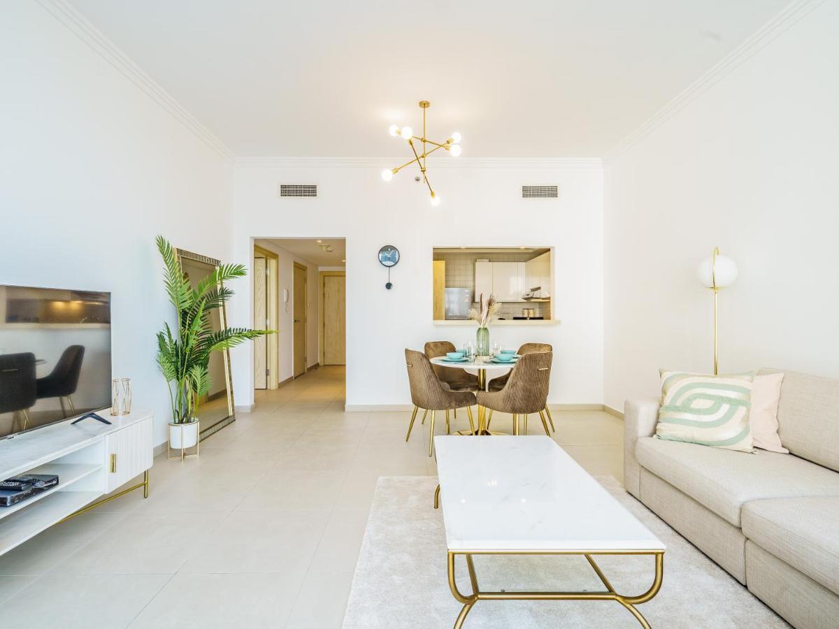 Appartement Beautifully Furnished 1br-dubai Eye View And Private Beach Access