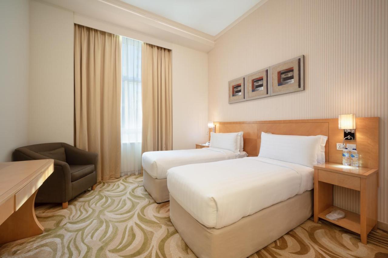 Oaks Liwa Heights Aparthotel 3*
