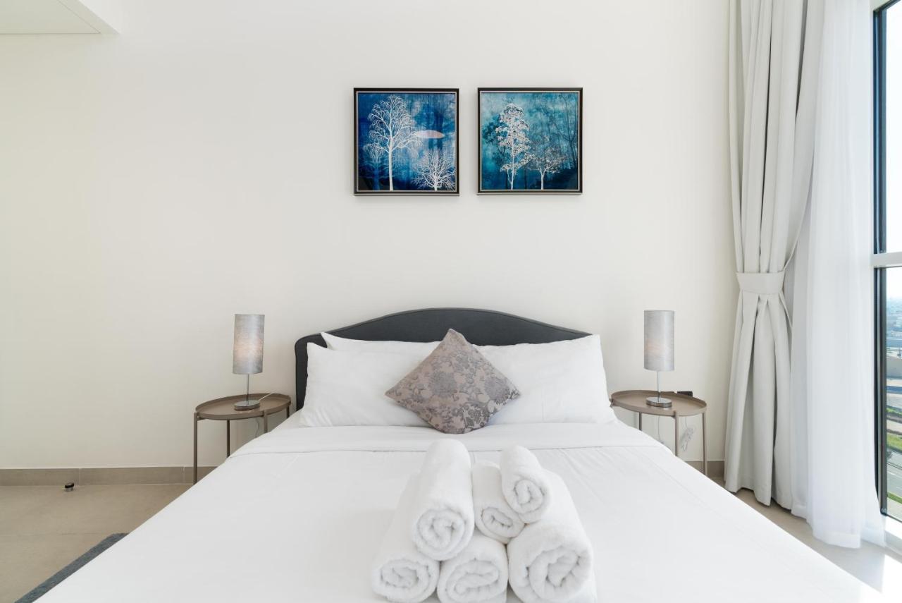 Lux Bnb Collective-1 -dubai Hills *