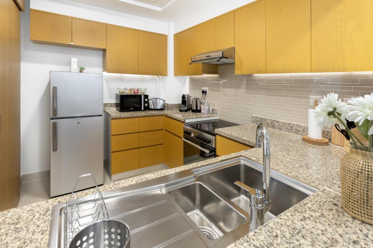 Apartamento Waves - Chic With Skyline Views
