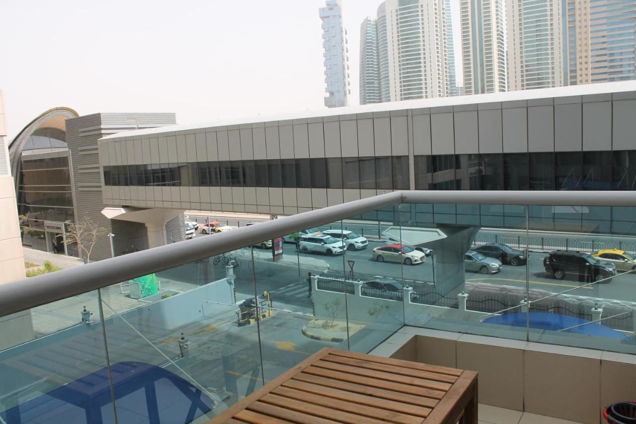 Spacious In Marina Close To Metro And Dubái