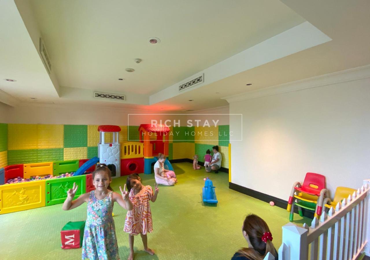 Incredible 2br Apartment, Downtown With Burj & Mall View By Rich Apartamento Dubái