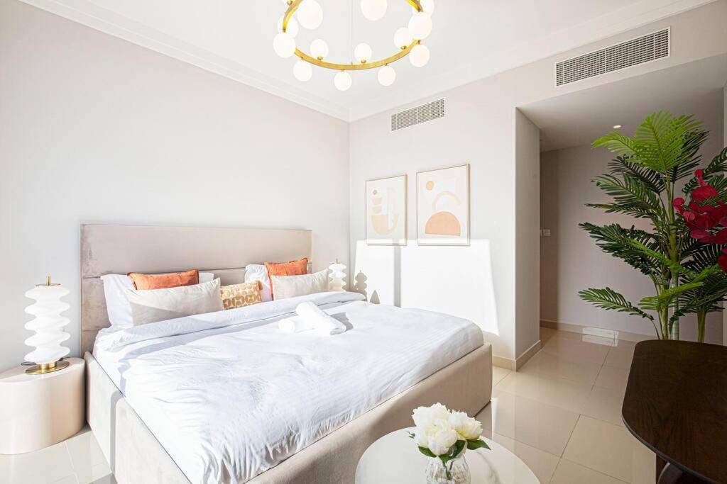 Magnificent Brand New Lux 3br With Burj/ Fnt View Apartamento Dubái